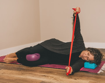 Sue Kruszewski (B.Ed., C-IAYT, RYT200)